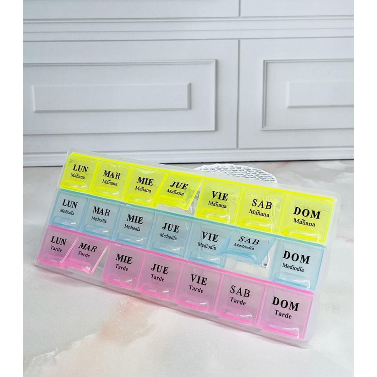 GENERICO - Pastillero Semanal 3 turnos Portátil  21 compartimientos