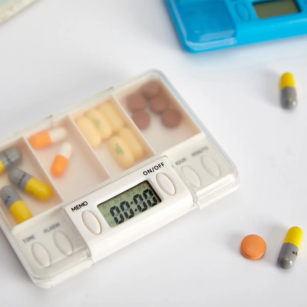 GENERICO - Pastillero Portátil Digital Alarma Con 4 Divisiones