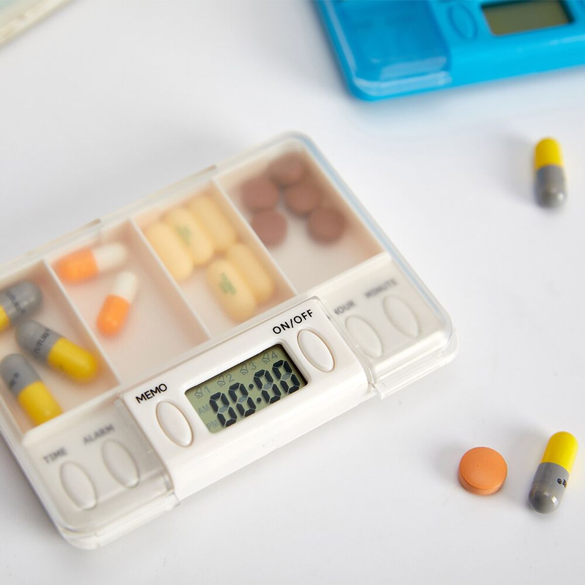 GENERICO - Pastillero Portátil Digital Alarma Con 4 Divisiones