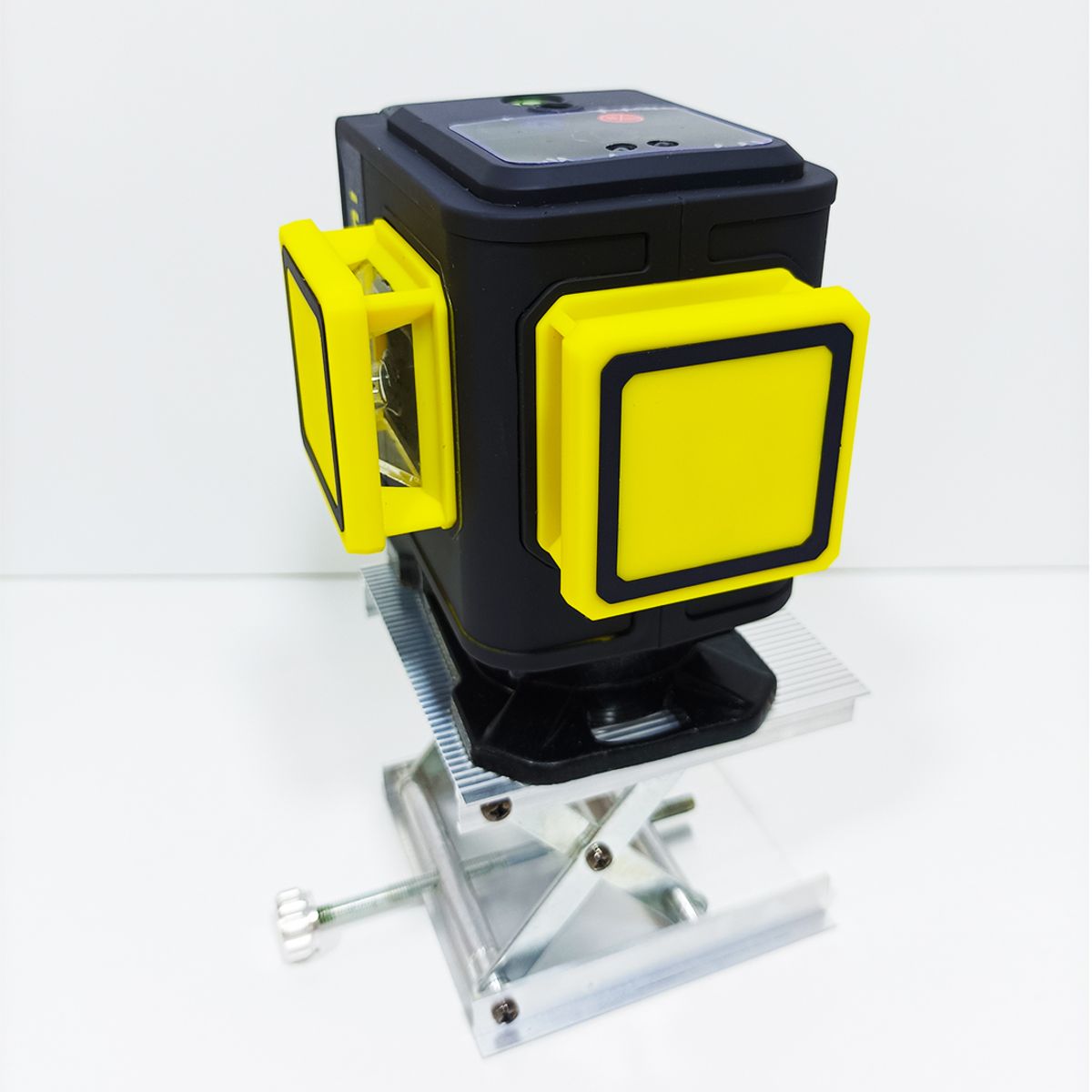 JUSTO - NIVEL LÁSER  12 LÍNEAS VERDE MULTIUSO - 2 BATERÍAS