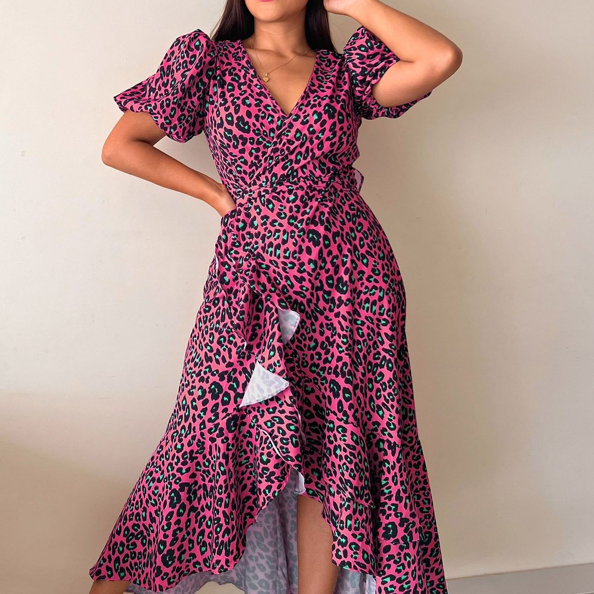 ARMA TU LOOK - VESTIDO ALONDRA ENVOLVENTE ANIMAL PRINT CON MANGAS GLOBO ARMA TU LOOK