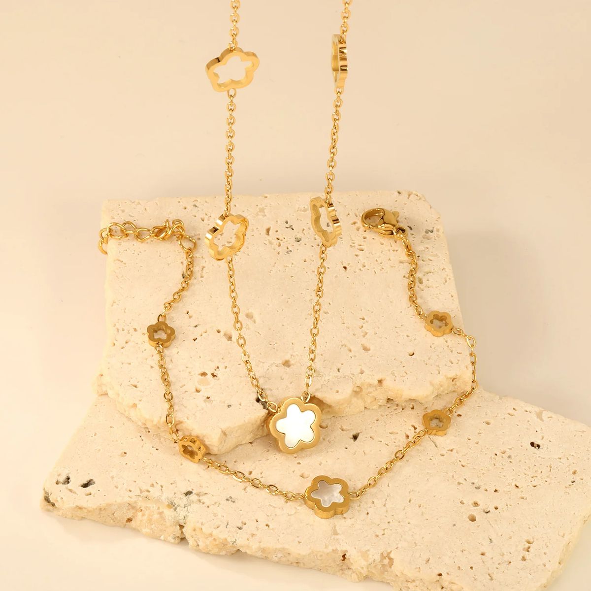 GENIEKA - Set Collar y Pulsera Trébol Nácar Blanco Cadena Dorada Mujer Genieka