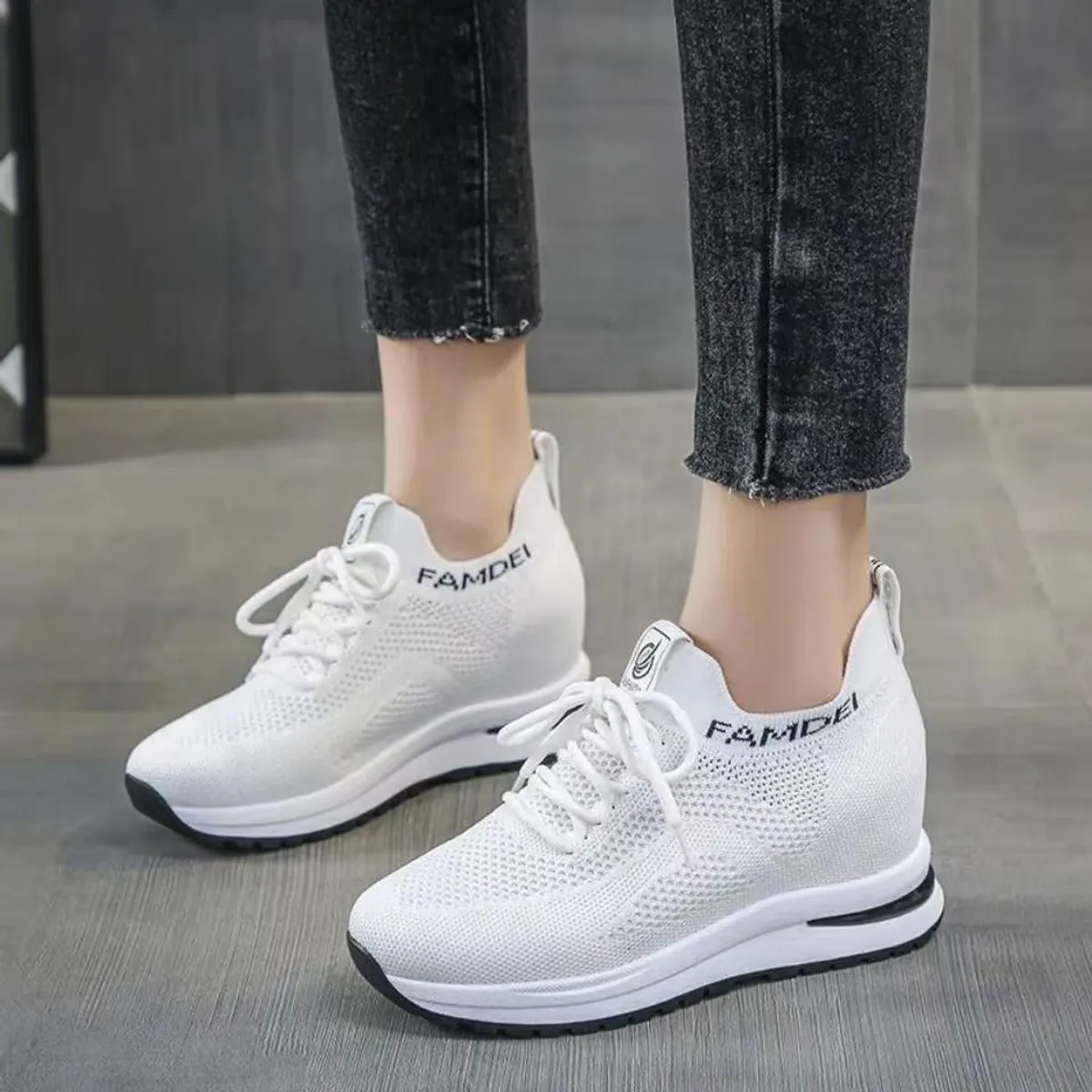 GENERICO - ZAPATILLA DE MUJER CON PLATAFORMA  ALTA 7CM FASHION FAMDEI 730 - BLANCO