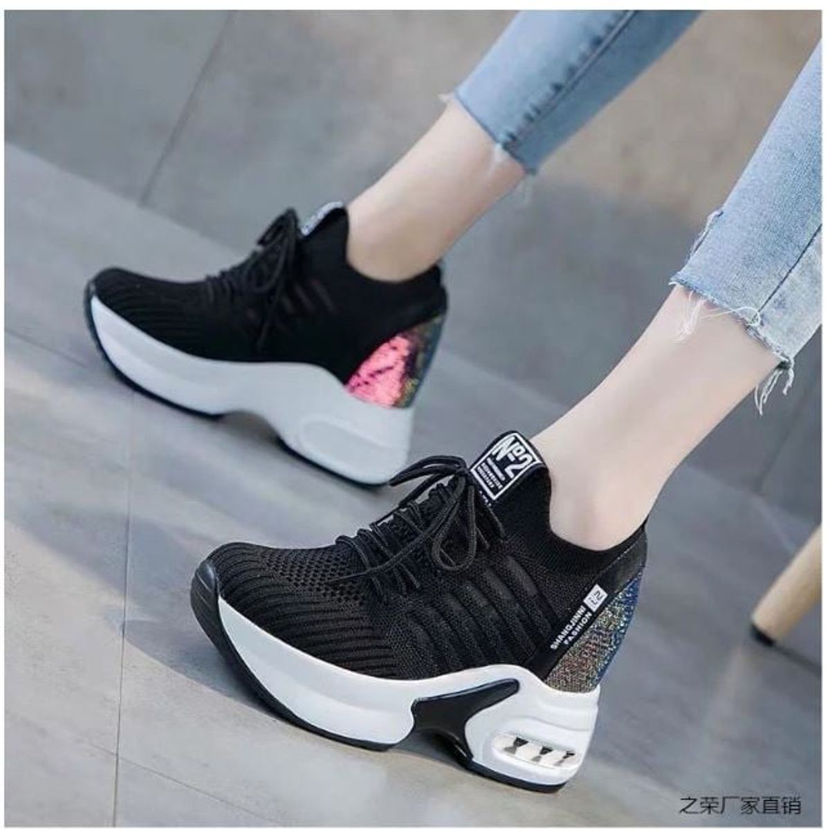 GENERICO - ZAPATILLA DE MUJER CON PLATAFORMA  ALTA 8CM FASHION N°2 B13 - NEGRO