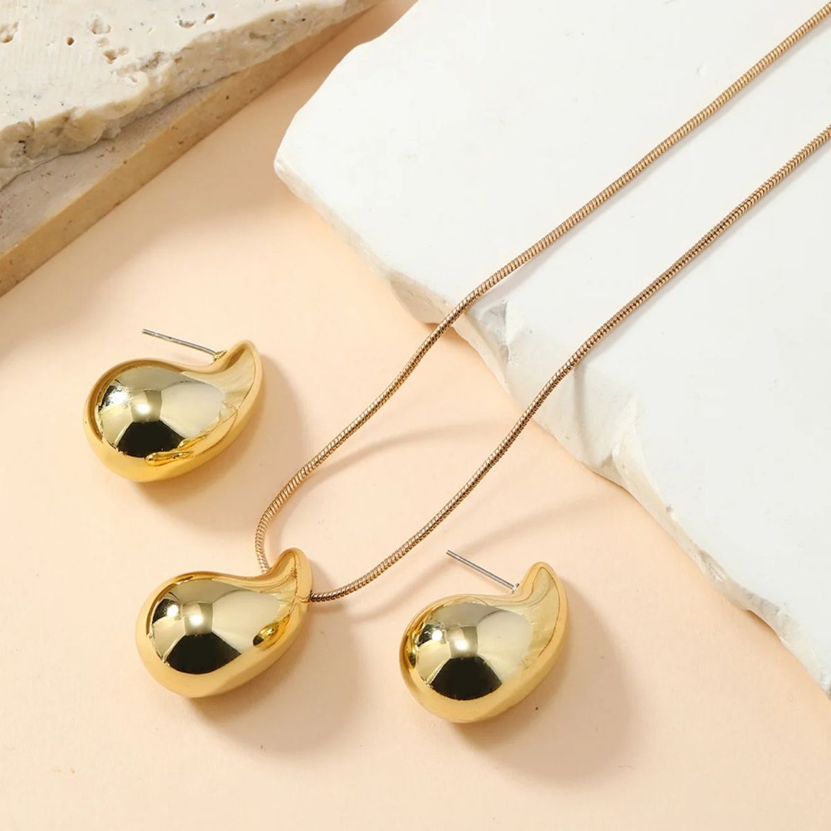 GENIEKA - Set Lujo Collar Aretes Gota Dorado Feng Shui Minimalista Moda Genieka