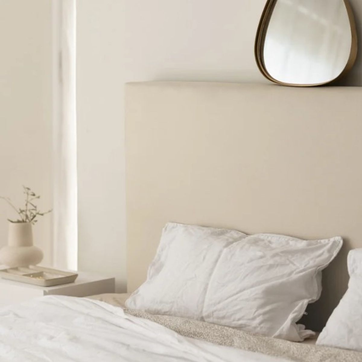 VENTITAS HOME - Cabecera 1 ½ Plaza de Cuero Eleonor Ventitas Home  Color Beige