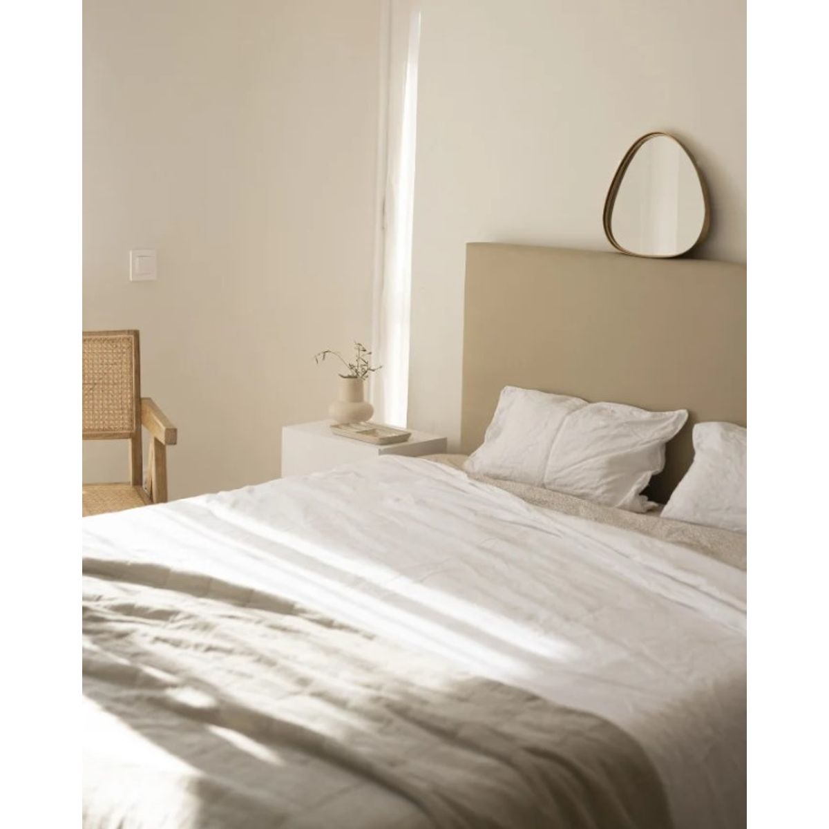 VENTITAS HOME - Cabecera 1 ½ Plaza de Cuero Eleonor Ventitas Home  Color Arena