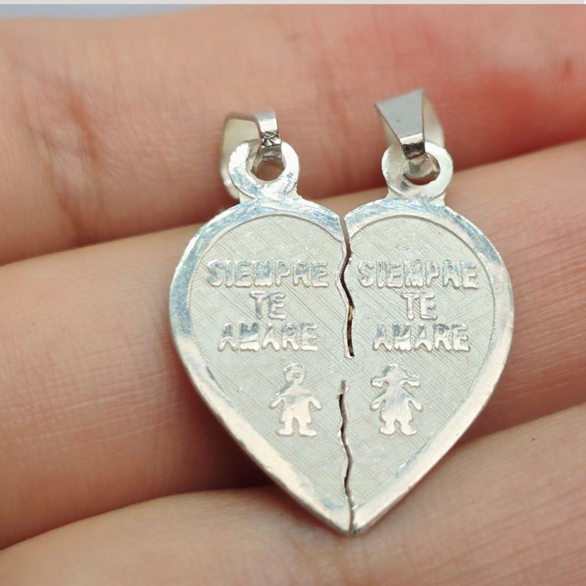 GENERICO - “Siempre te amaré”  Un Amor que Ni la Distancia Rompe