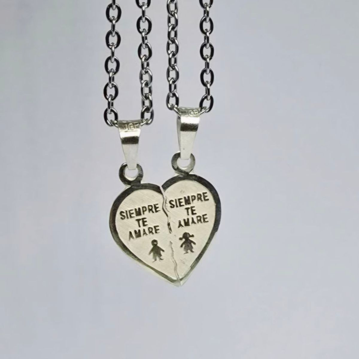 GENERICO - “Siempre te amaré”  Un Amor que Ni la Distancia Rompe