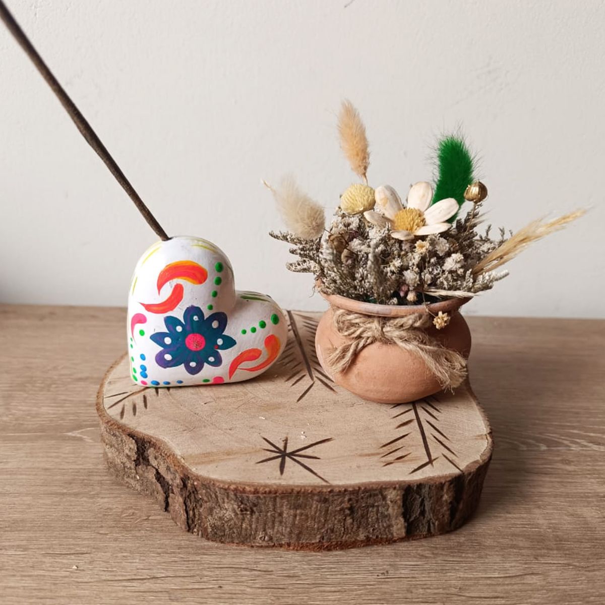 GENERICO - Set Día de la Madre Artesanía + Mini Arreglo Flores Naturales Maceta