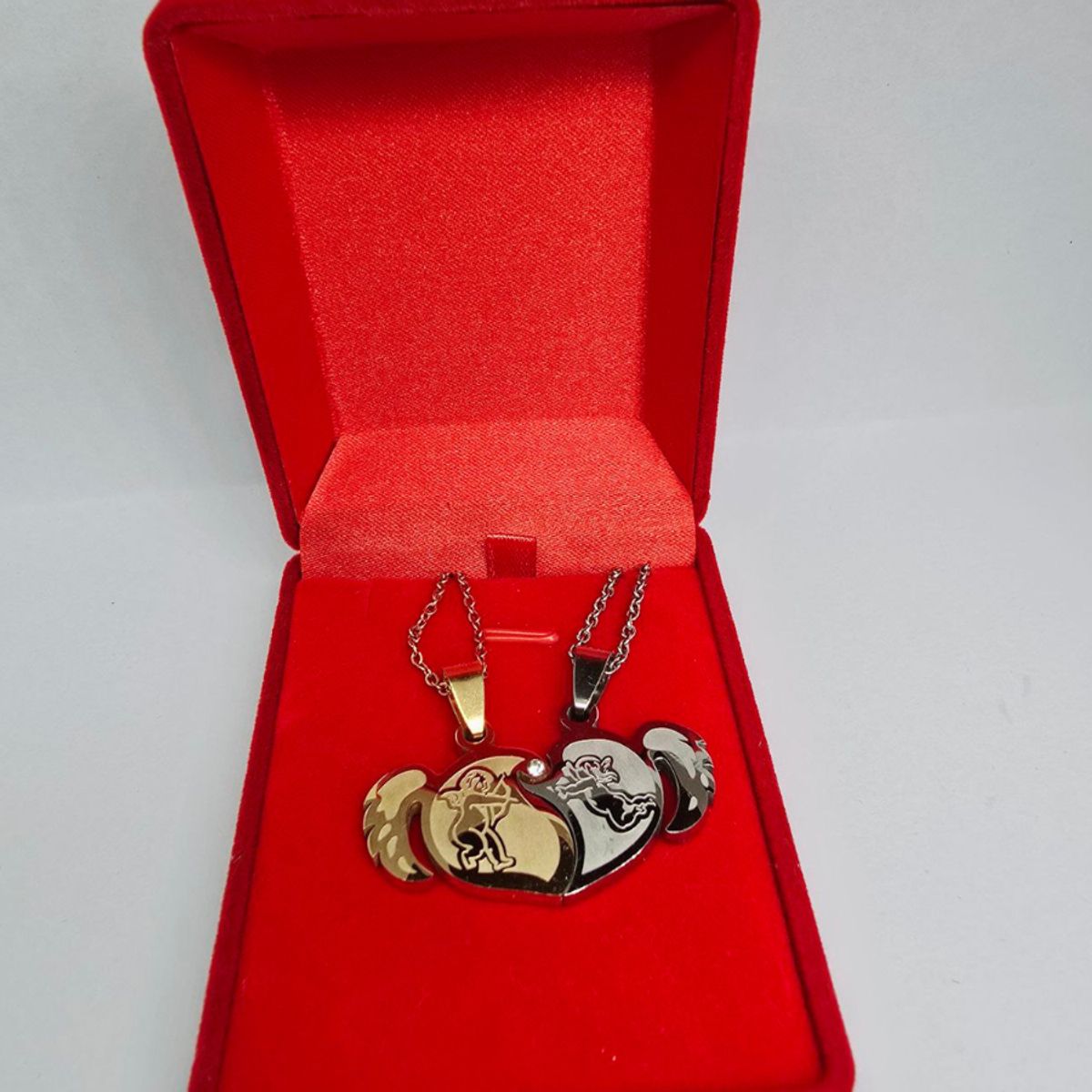 GENERICO - Collares de Pareja  “Un Solo Corazón”