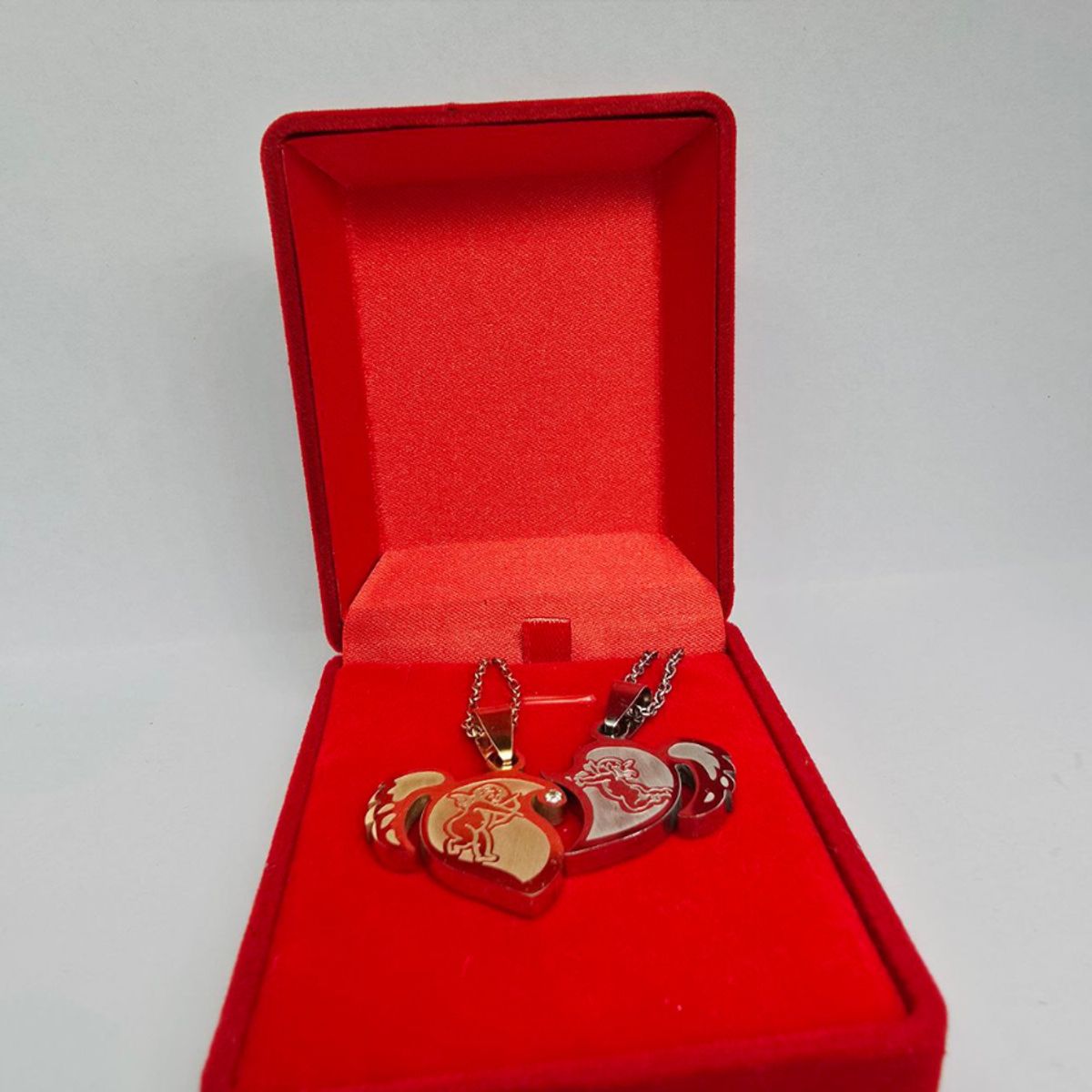 GENERICO - Collares de Pareja  “Un Solo Corazón”