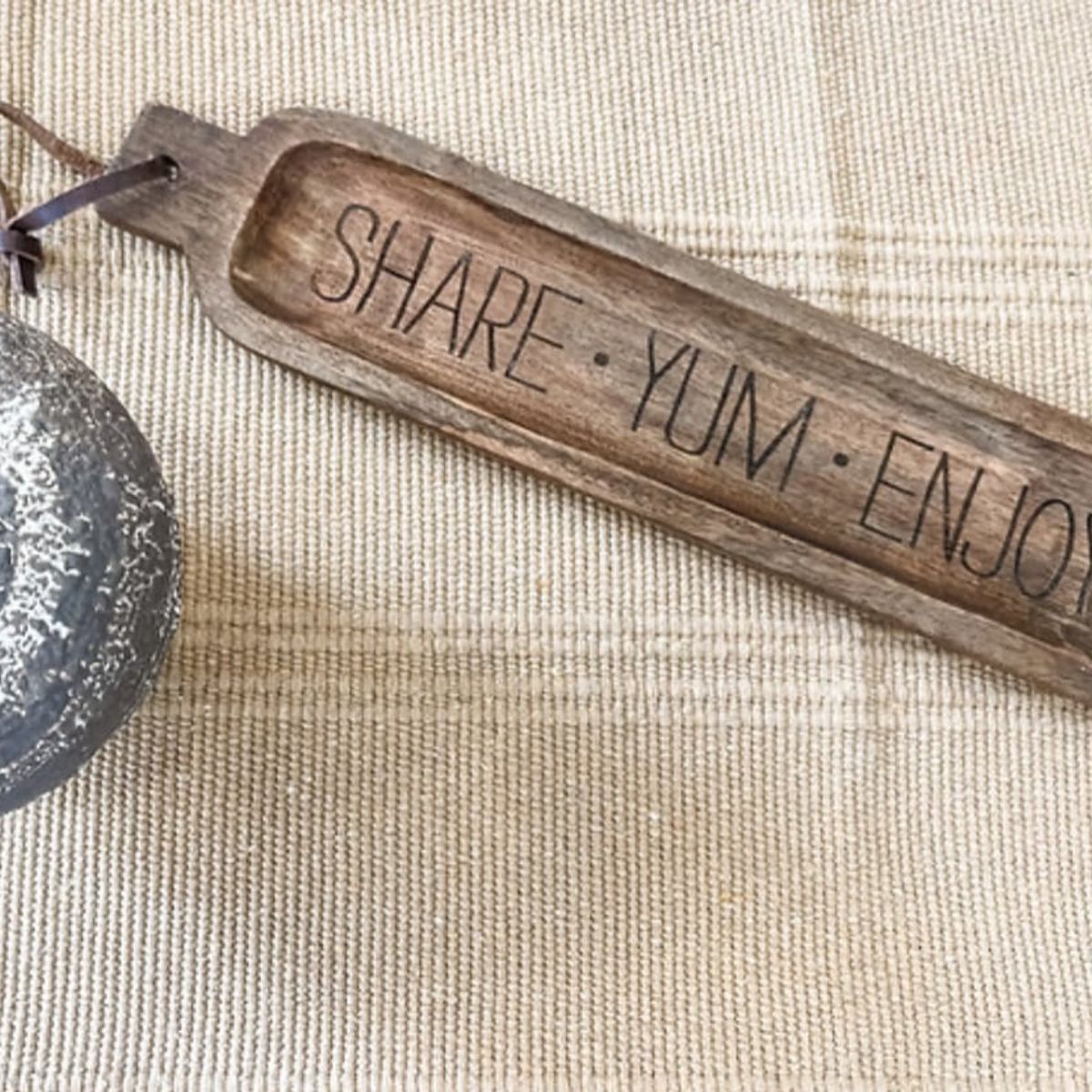 GENERICO - Set Bandejas tabla de piqueos madera Share Joy