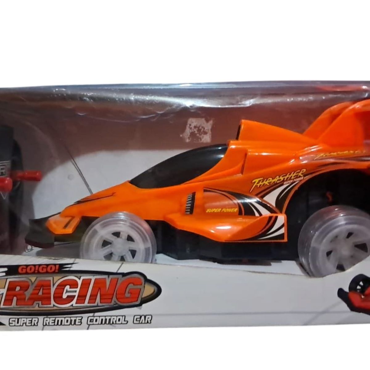 GENERICO - AUTO DE CARRERA CON CONTROL REMOTO X RACING