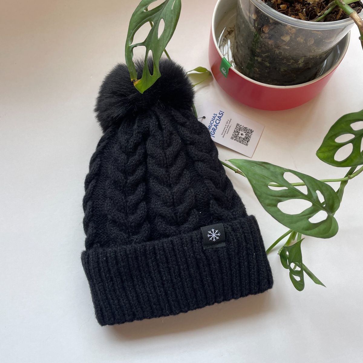 KAST PE - Beanie Whimsi Gorro negro con pompon para niña 6 - 10 años