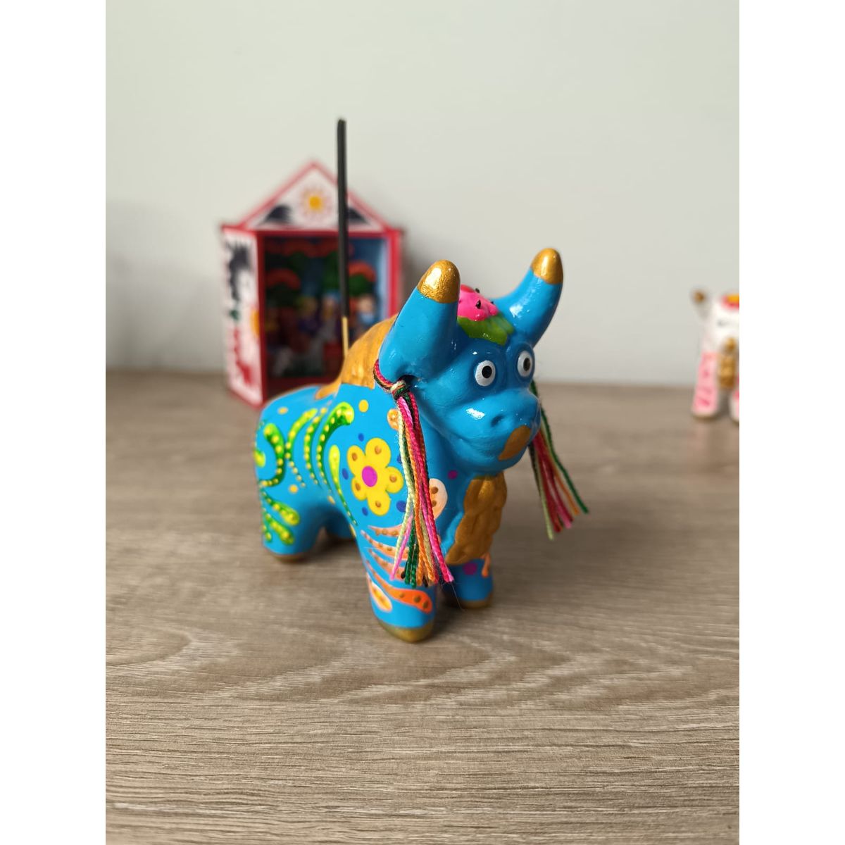 GENERICO - Artesanía Torito de Pucará Multicolor 10 x 10,5