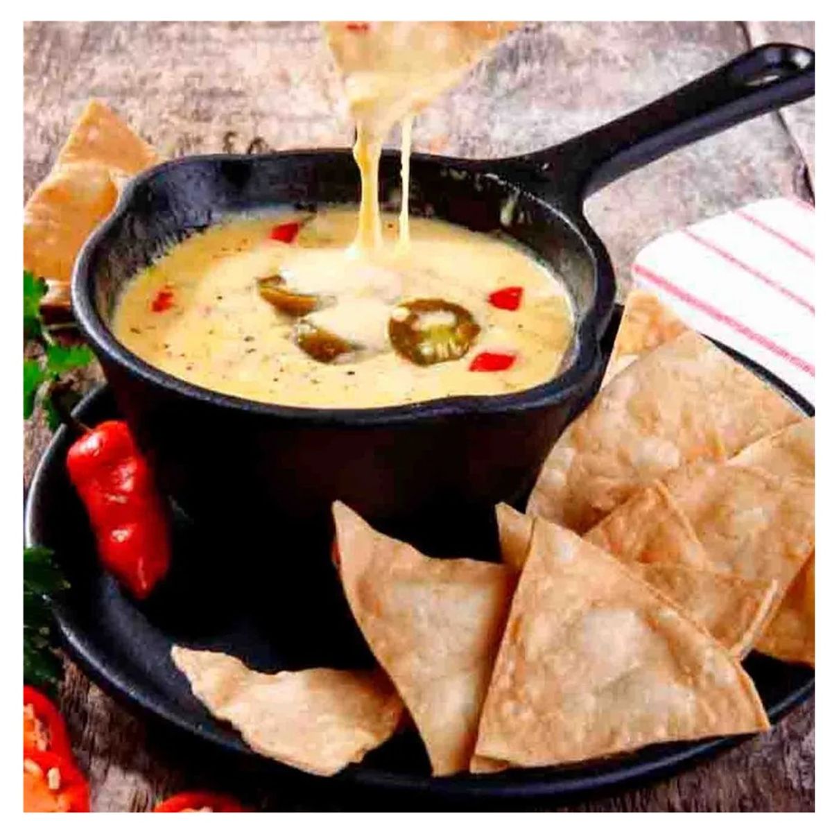 VICTORIA - OLLA CACEROLA SALSERA VICTORIA DE HIERRO FUNDIDO PRECURADO 0.45 LT