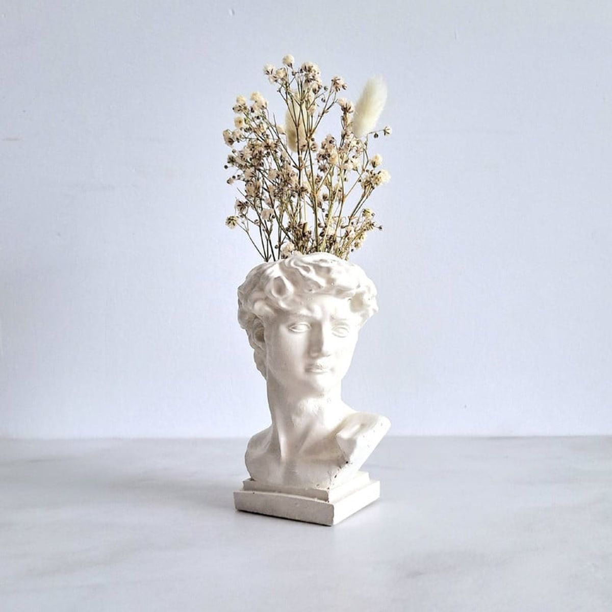 CONKRETE - Florero de cemento David + Flores preservadas