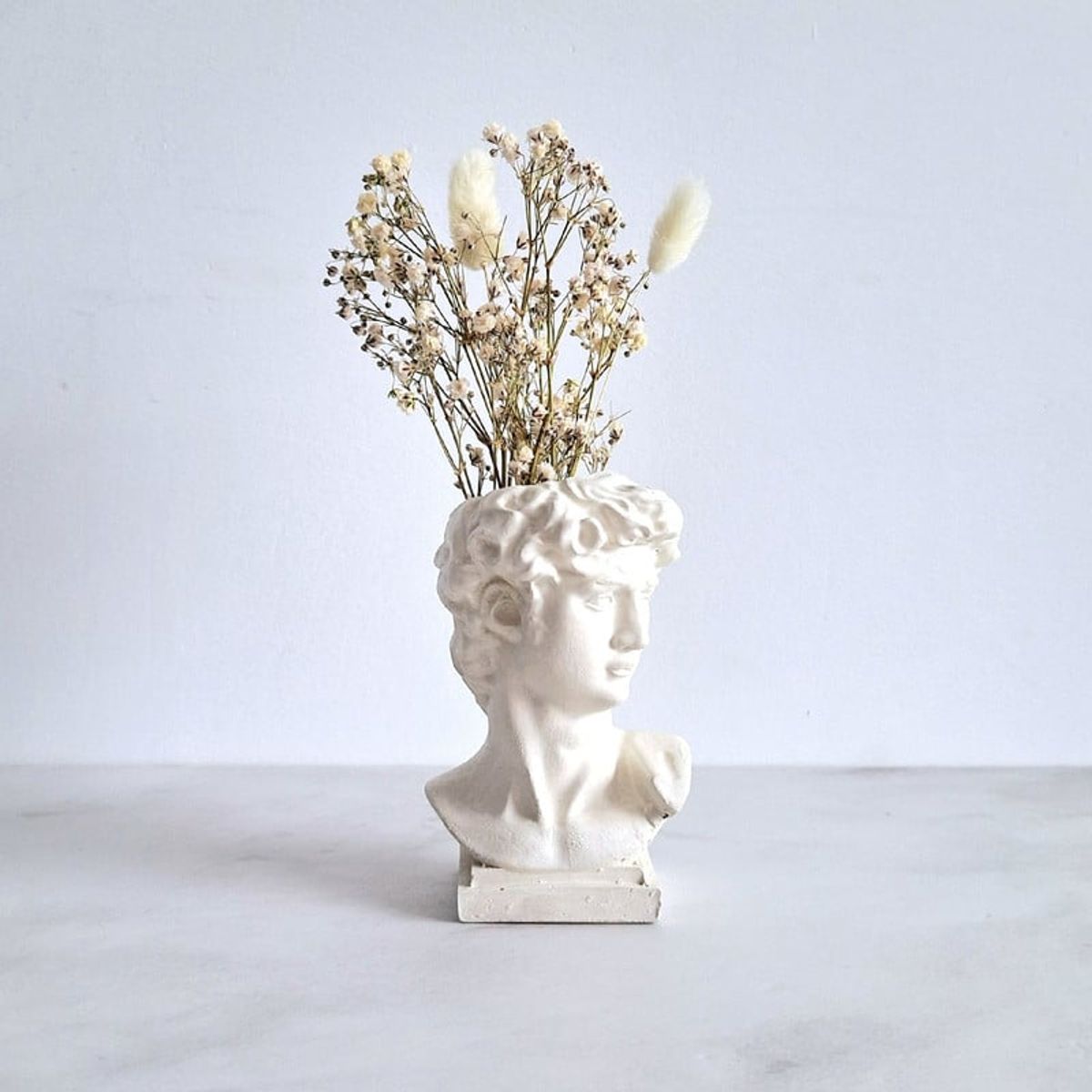 CONKRETE - Florero de cemento David + Flores preservadas