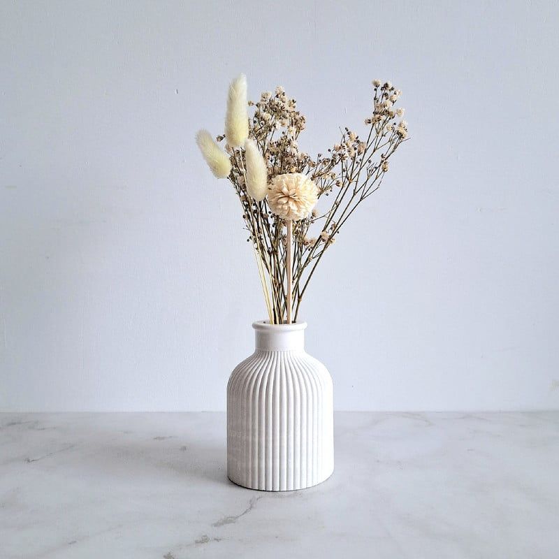 CONKRETE - Florero de cemento Lineal + Flores preservadas