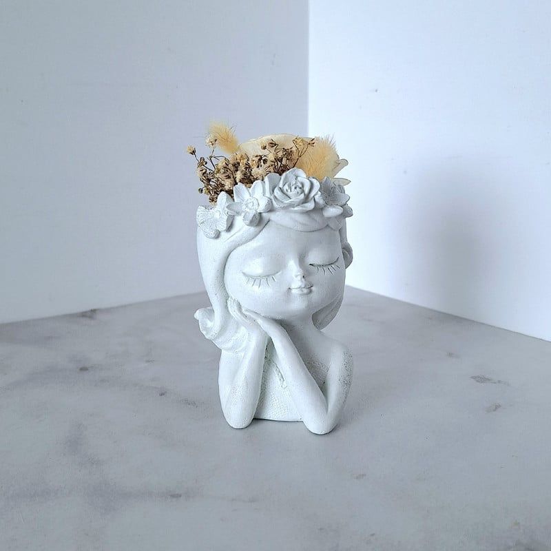 CONKRETE - Florero de cemento Lola Soñadora + Flores preservadas