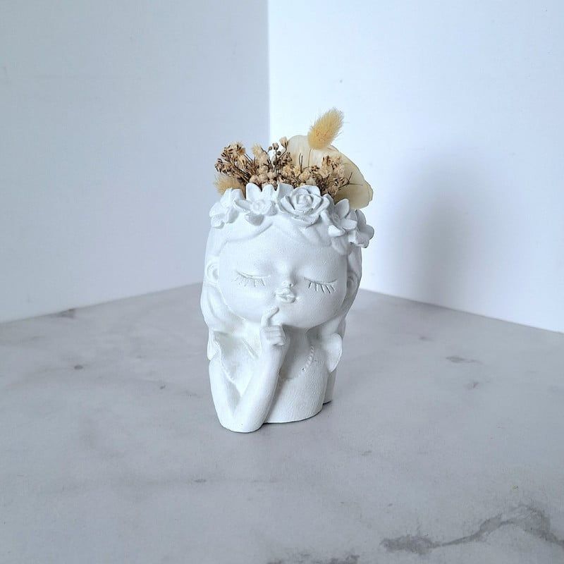 CONKRETE - Florero de cemento Valentina Soñadora + Flores preservadas