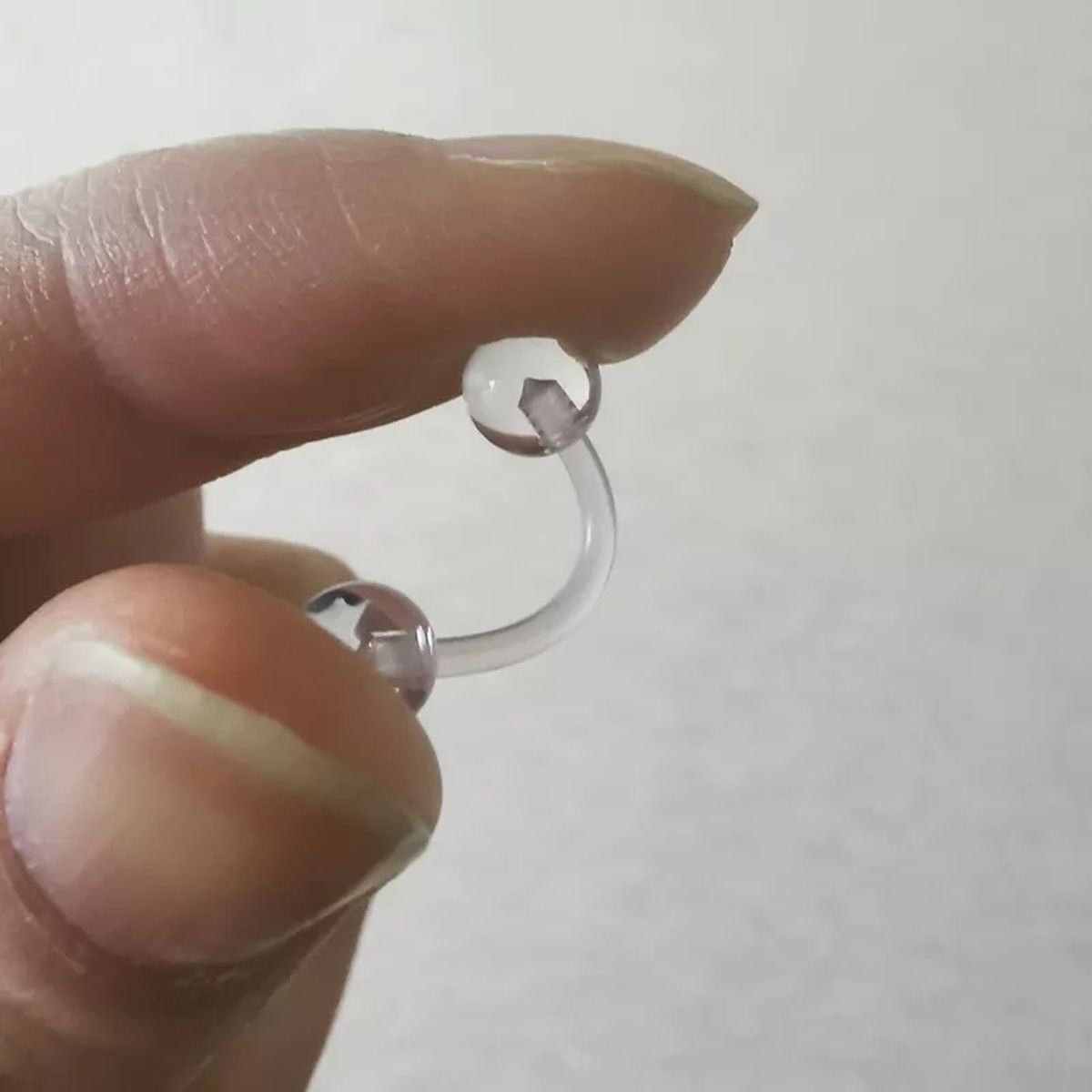 GENERICO - Set x 2 Piercings para lengua transparente flexible acrílico