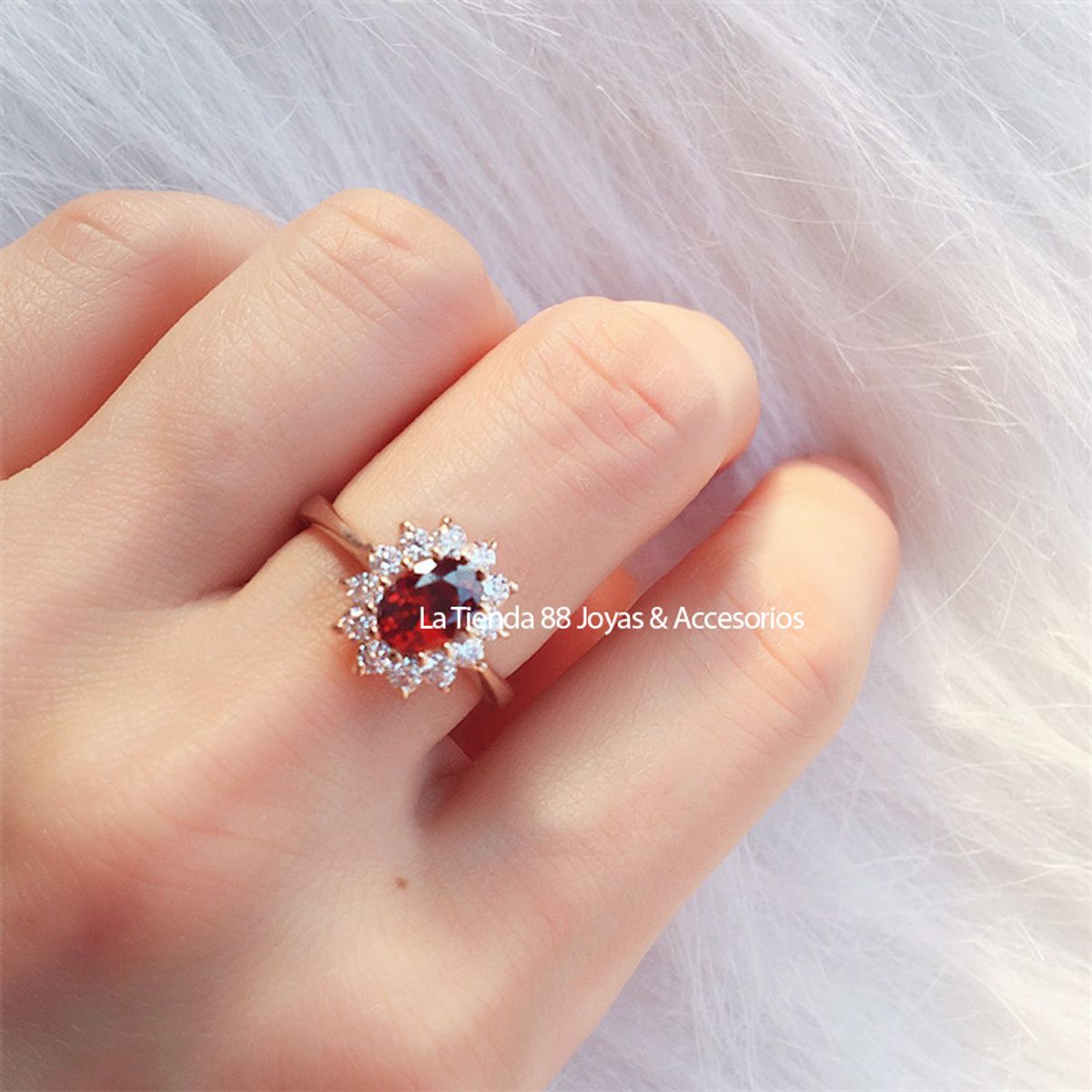 LA TIENDA 88 JOYAS Y ACCESORIOS - La Tienda 88 - Anillo Reina Diane Mujer Bañado en Oro de 18k - Rojo