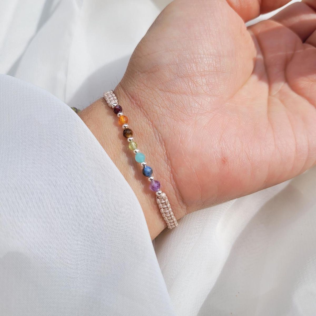 INTUERI - Pulsera 7 Chacras Tejida