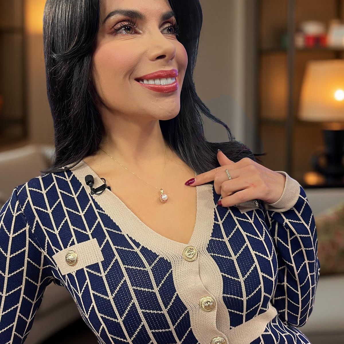 ARMA TU LOOK - VESTIDO BARCELONA CON BROCHES DORADOS MANGA LARGA ARMA TU LOOK