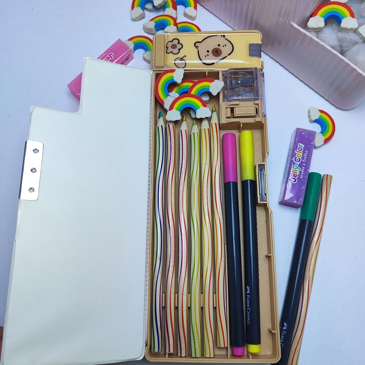 GENERICO - Cartuchera Capibara 3D color crema