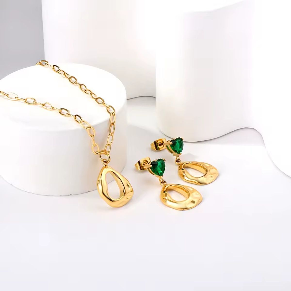 LA TIENDA 88 JOYAS Y ACCESORIOS - La Tienda 88 - Set Collar y Aretes Mujer Acero bañado oro 18k - Verde