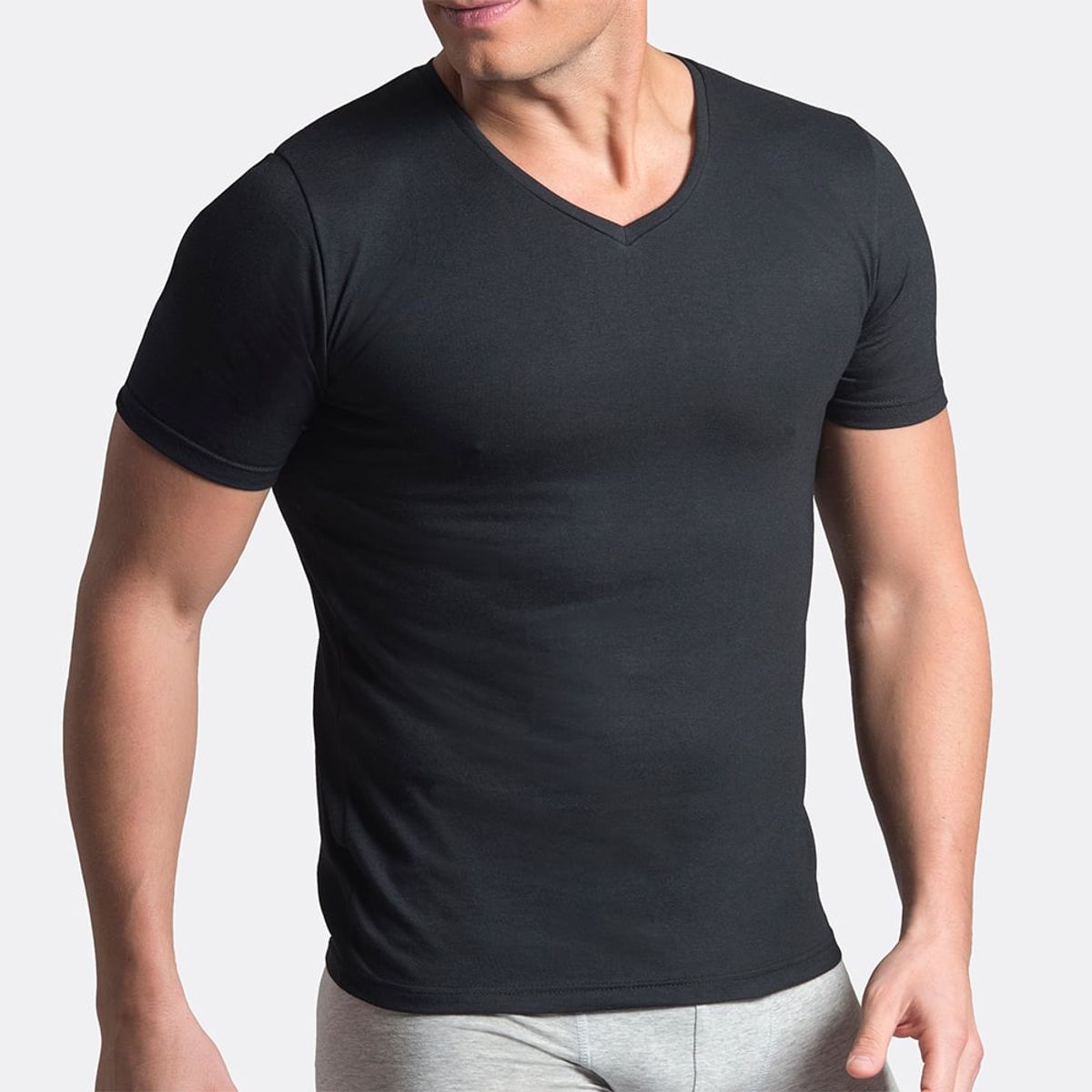 MOTA - CAMISETAS BASICAS MT443090 NEGRO