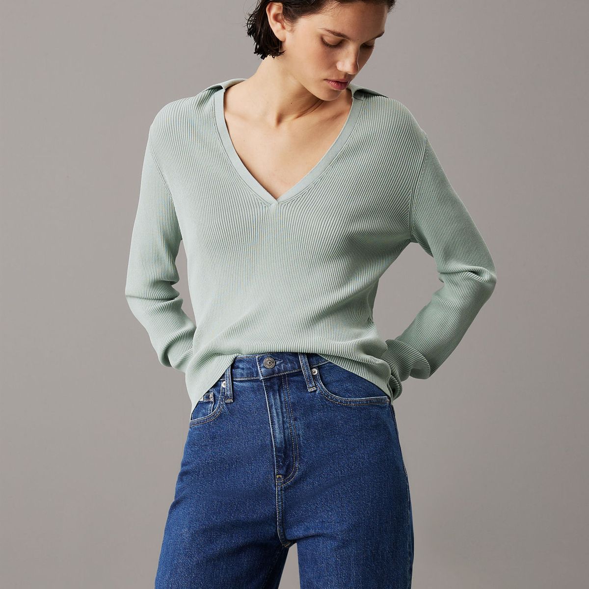 CALVIN KLEIN - SWEATER V-NECK RAYON SWEATER