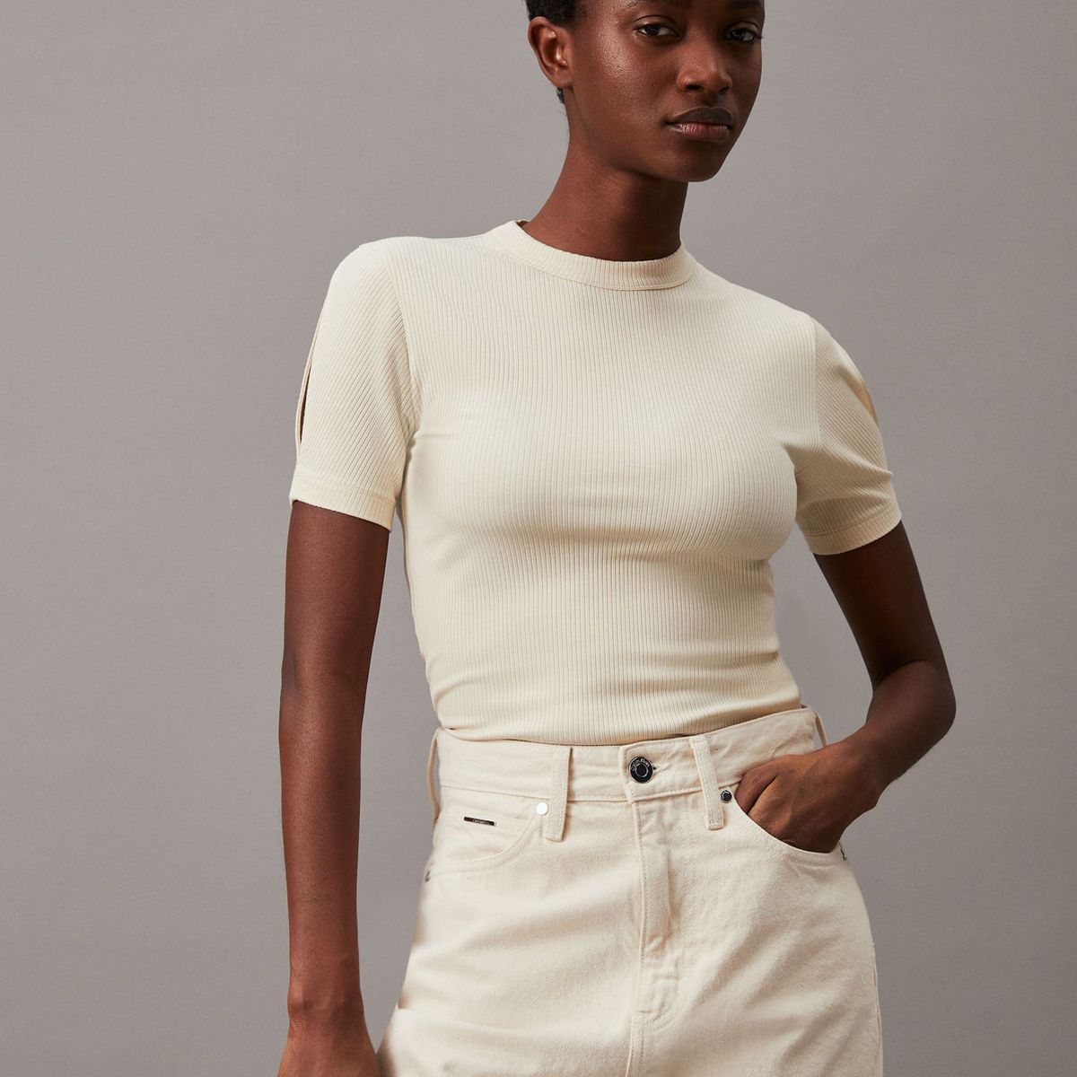 CALVIN KLEIN - T-SHIRT M/C PARA MUJERES CK