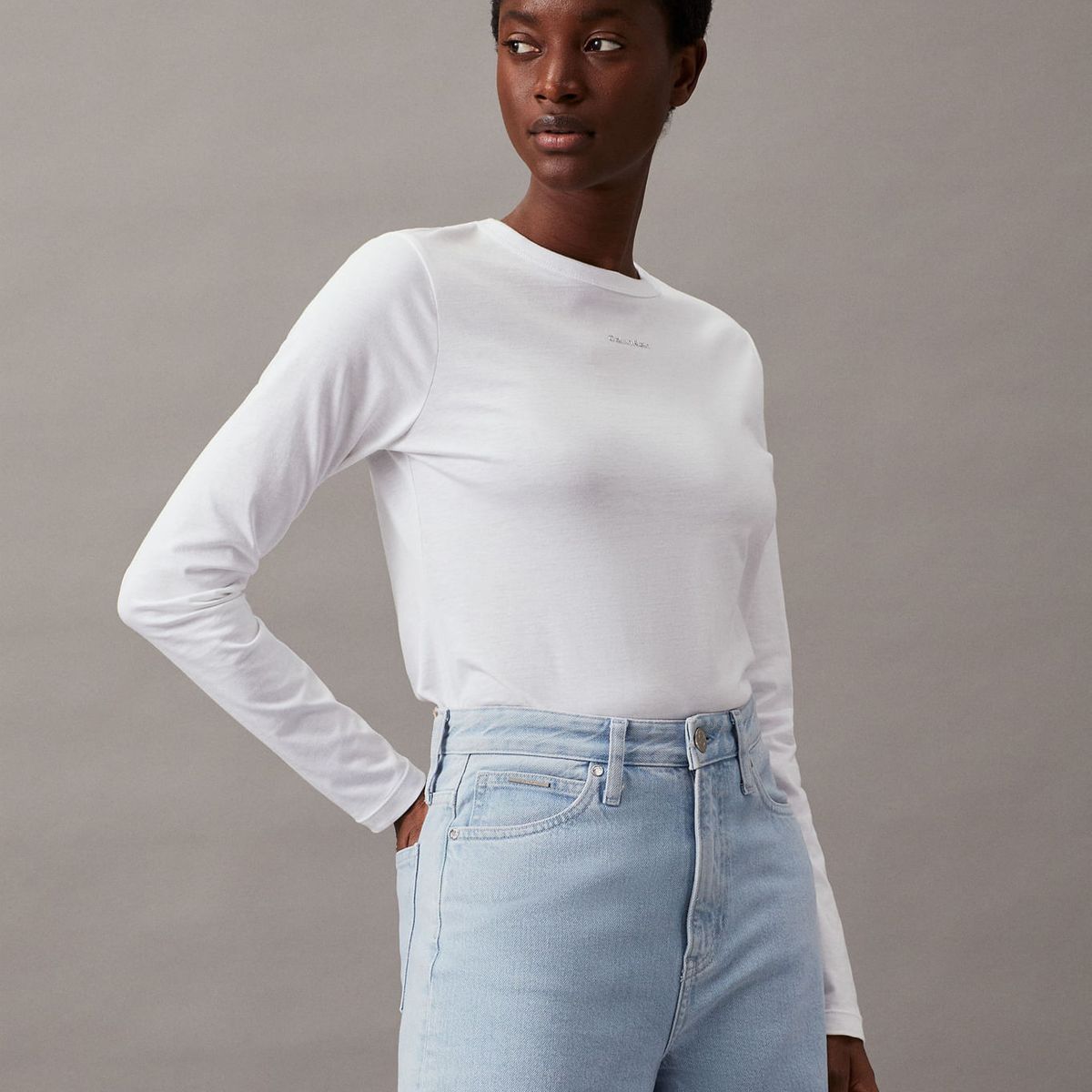 CALVIN KLEIN - T-SHIRT M/L PARA MUJERES CK