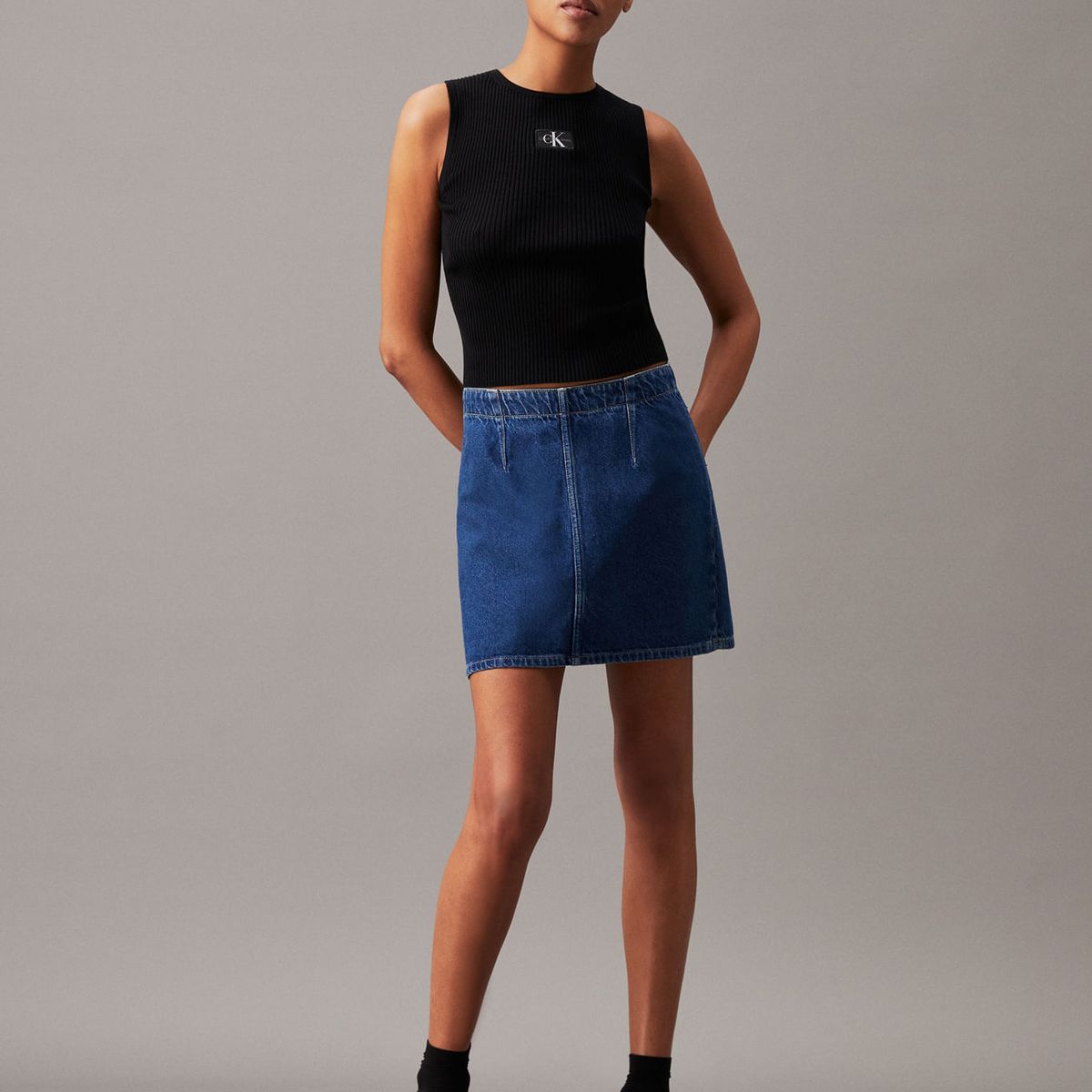 CALVIN KLEIN - T-SHIRT M/C PARA MUJERES CK