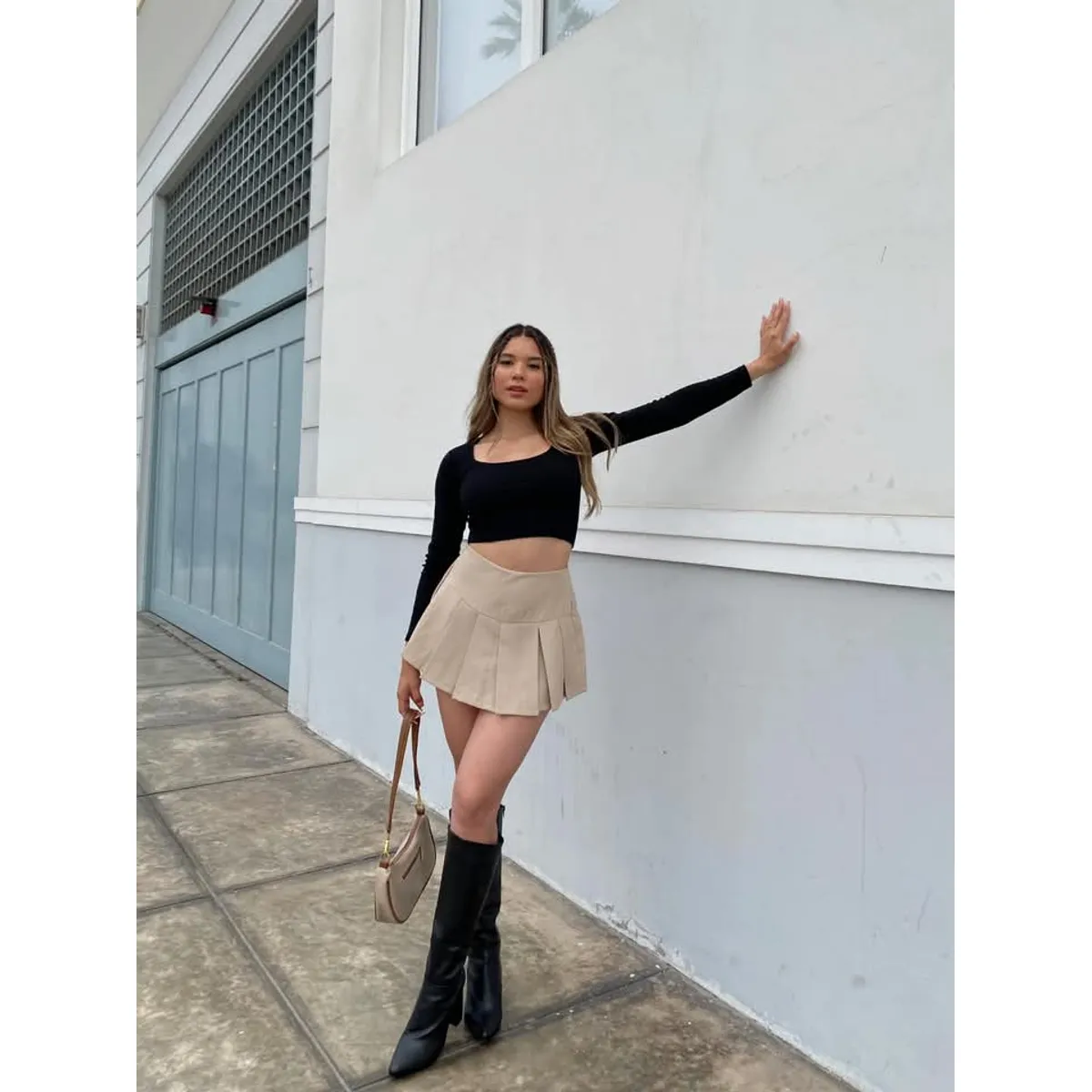 GENERICO - FALDA SHORT PLISADA PARA MUJER