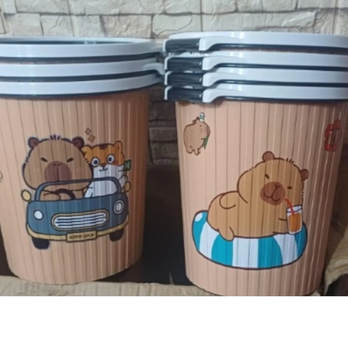 GENERICO - TACHITO DE BASURA 10lt KAWAI TEMATICA DE CAPIBARA