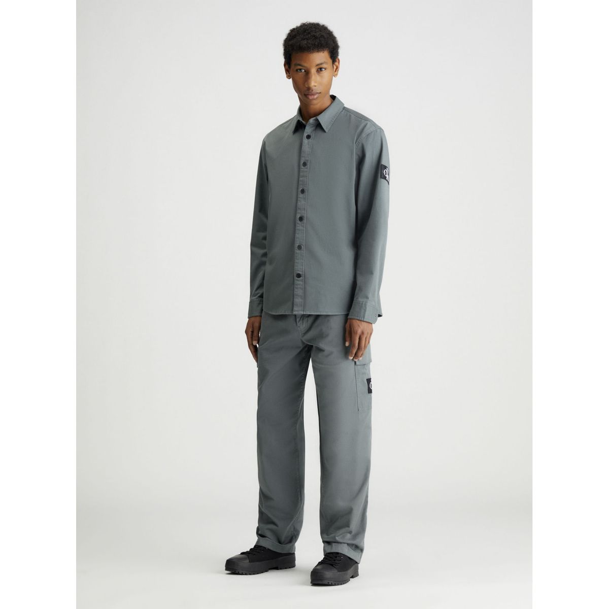 CALVIN KLEIN - CAMISA MONOLOGO BADGE RELAXED SHIRT