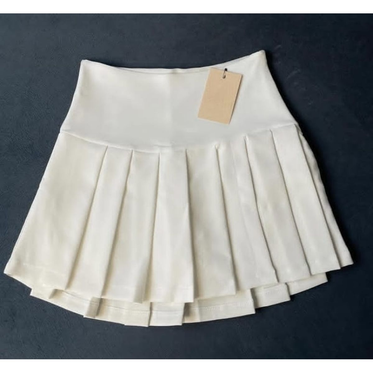 GENERICO - FALDA SHORT PLISADA CON ABERTURA  PARA MUJER