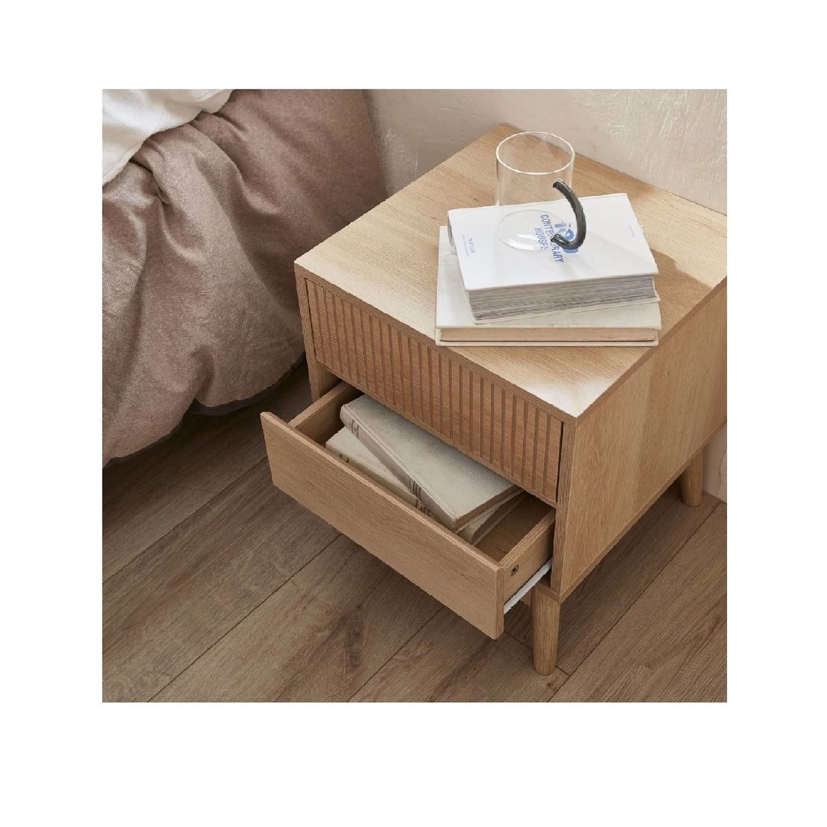 TU MESITA - VELADOR MESA DE NOCHE ITALO COLOR DUNA 2 CAJONES TU MESITA