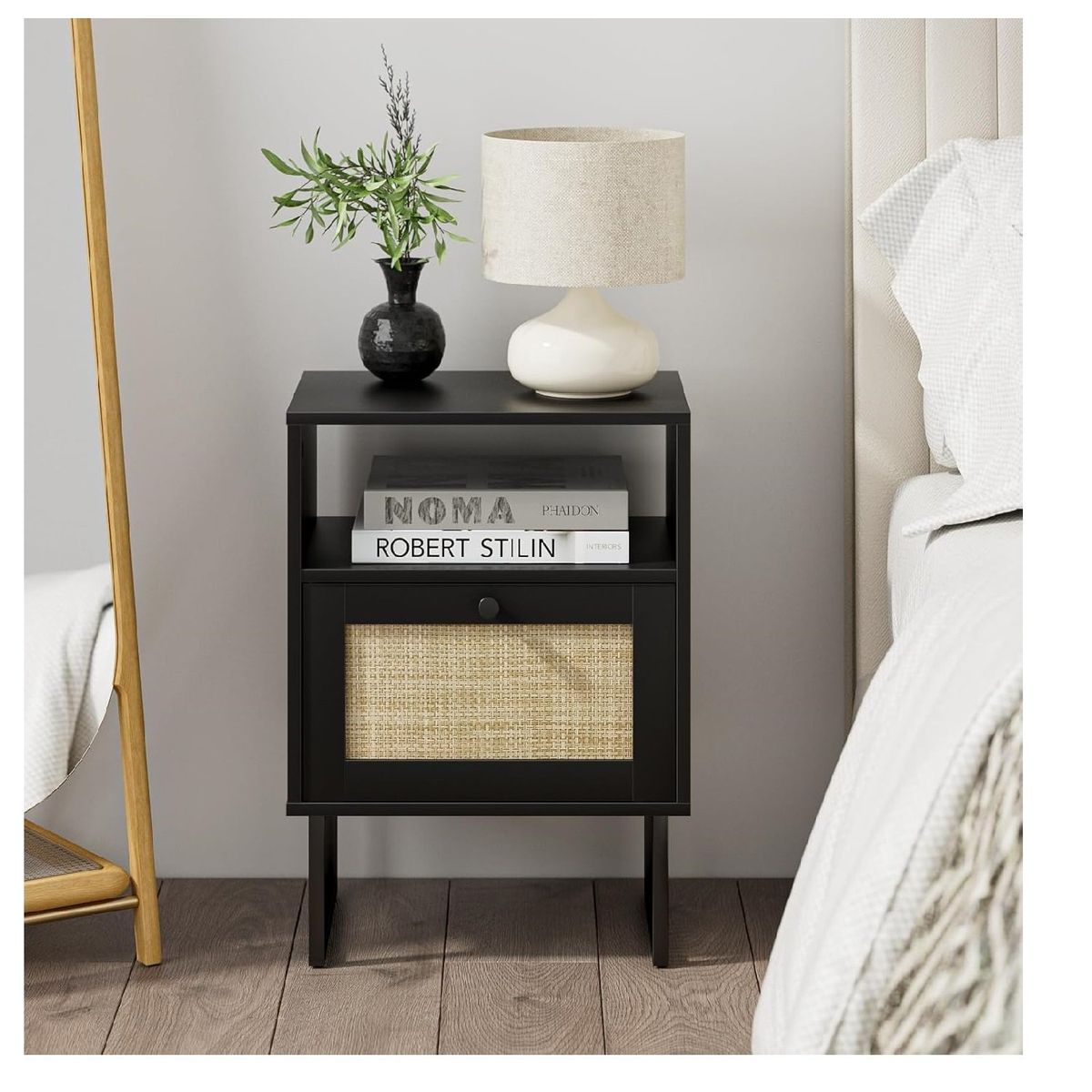 TU MESITA - Mesita de Noche con Malla en Ratán Leonard Negro 1 puerta TU MESITA