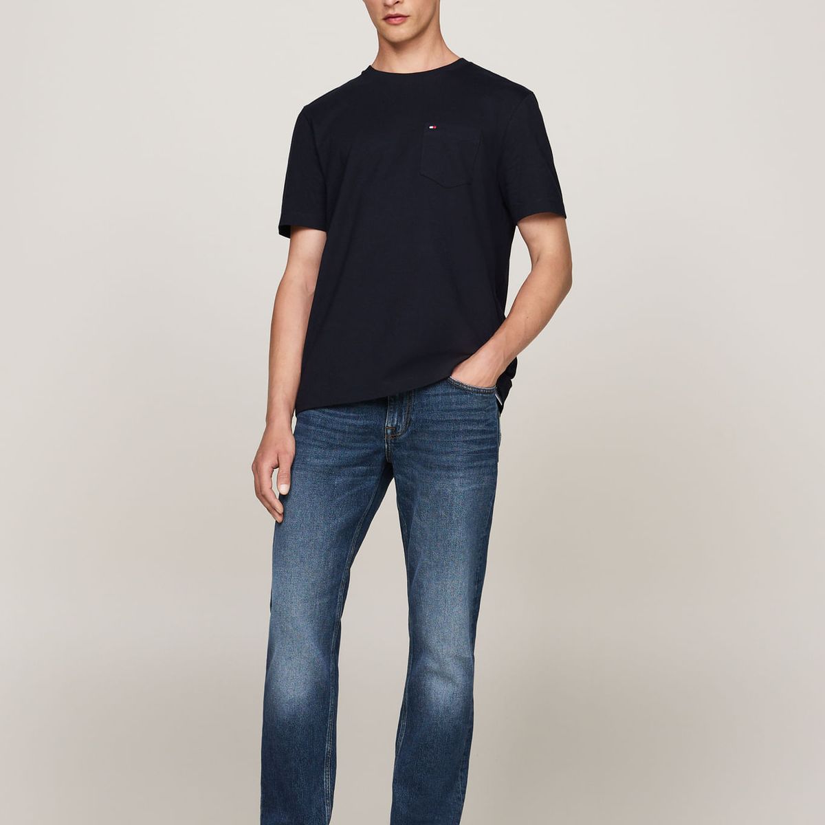 TOMMY HILFIGER - CAMISETA M/C ESSENTIAL SOLID POCKET TEE TH