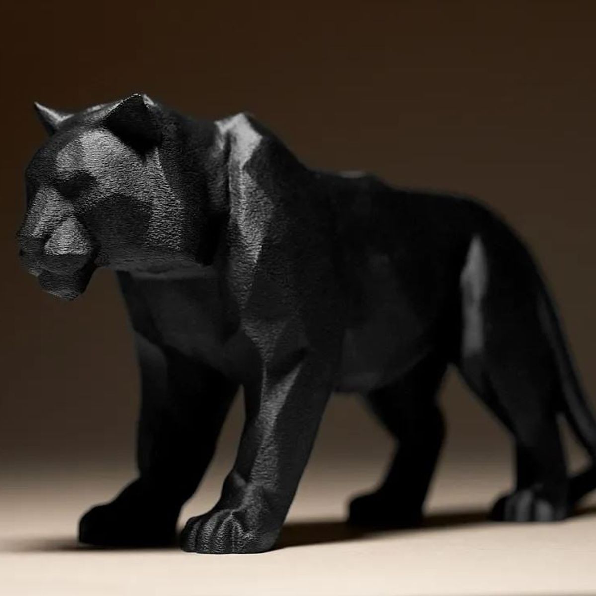 GENERICO - ADORNO EXCLUSIVO TIGRE NEGRO 23cm x 13cm x 42cm