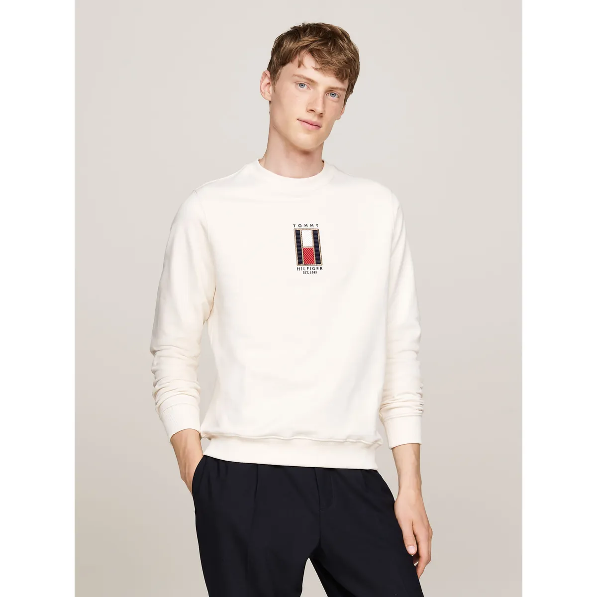 TOMMY HILFIGER - SWEATSHIRT VERTICAL FLAG SWEATSHIRT