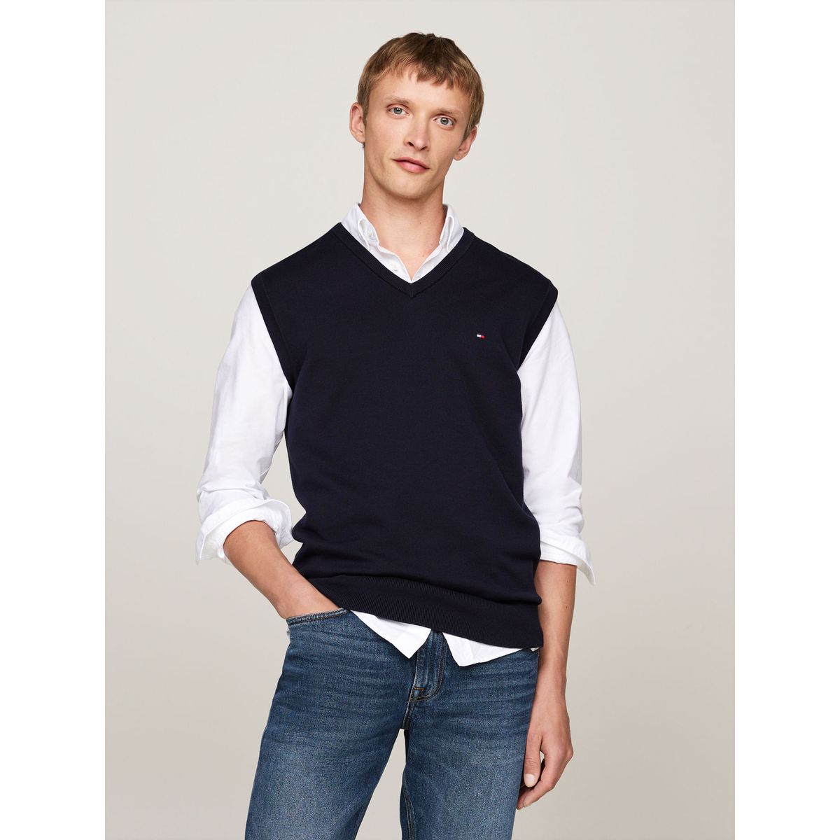 TOMMY HILFIGER - PULLOVER ESSENTIAL CTN V NK VEST