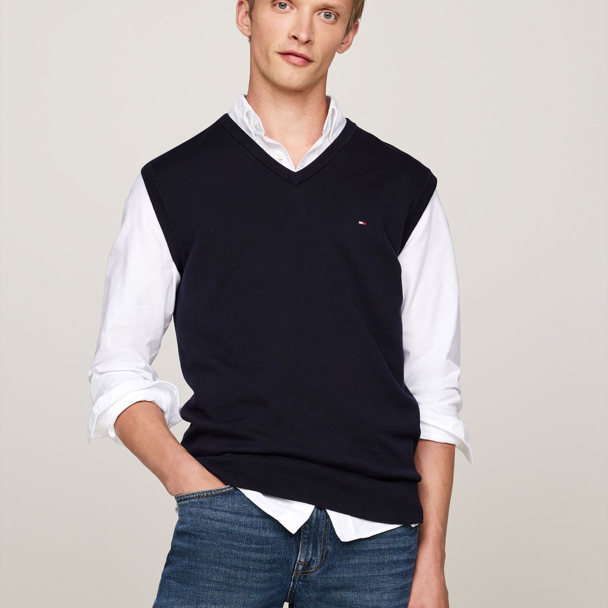 TOMMY HILFIGER - PULLOVER ESSENTIAL CTN V NK VEST