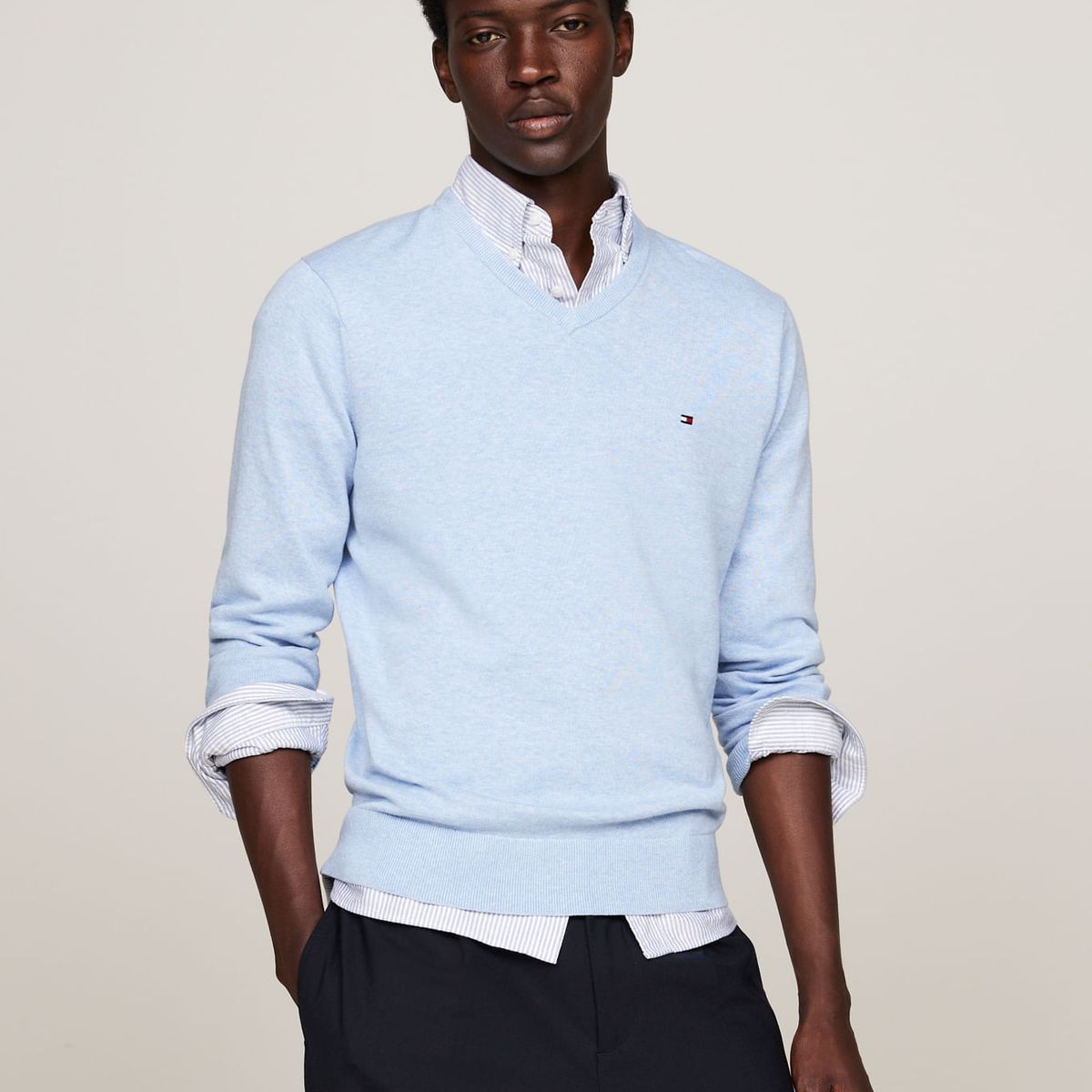 TOMMY HILFIGER - SWEATER ESSENTIAL COTTON V NECK