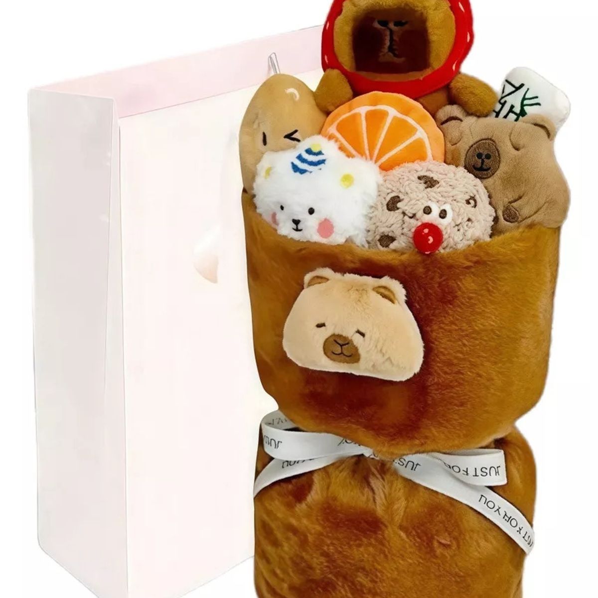 XCLUSIVE - Arreglo Ramo de Peluches Capibara Capucha Fresa